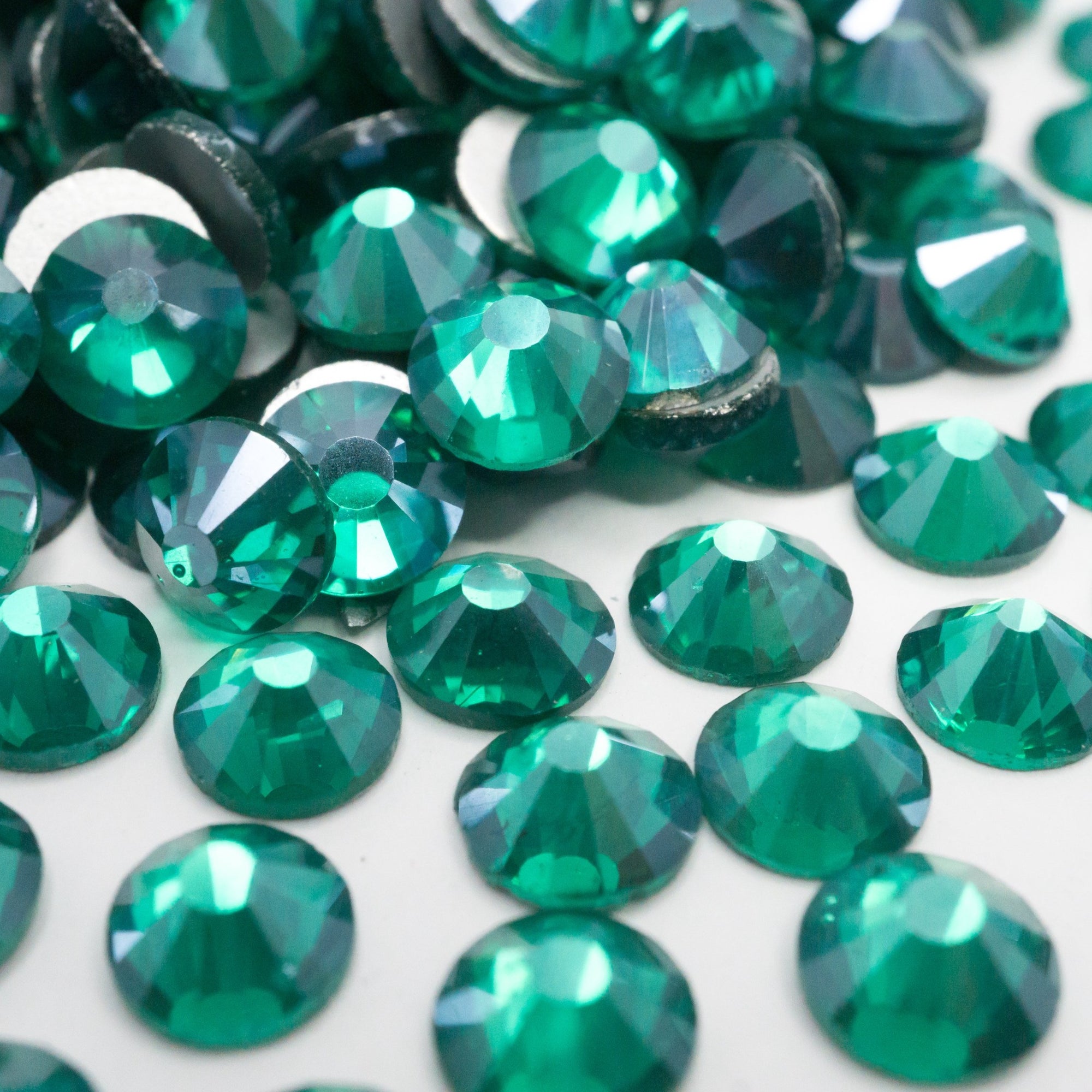 Green Zircon Satin Rhinestones - HQ glass flatback #068