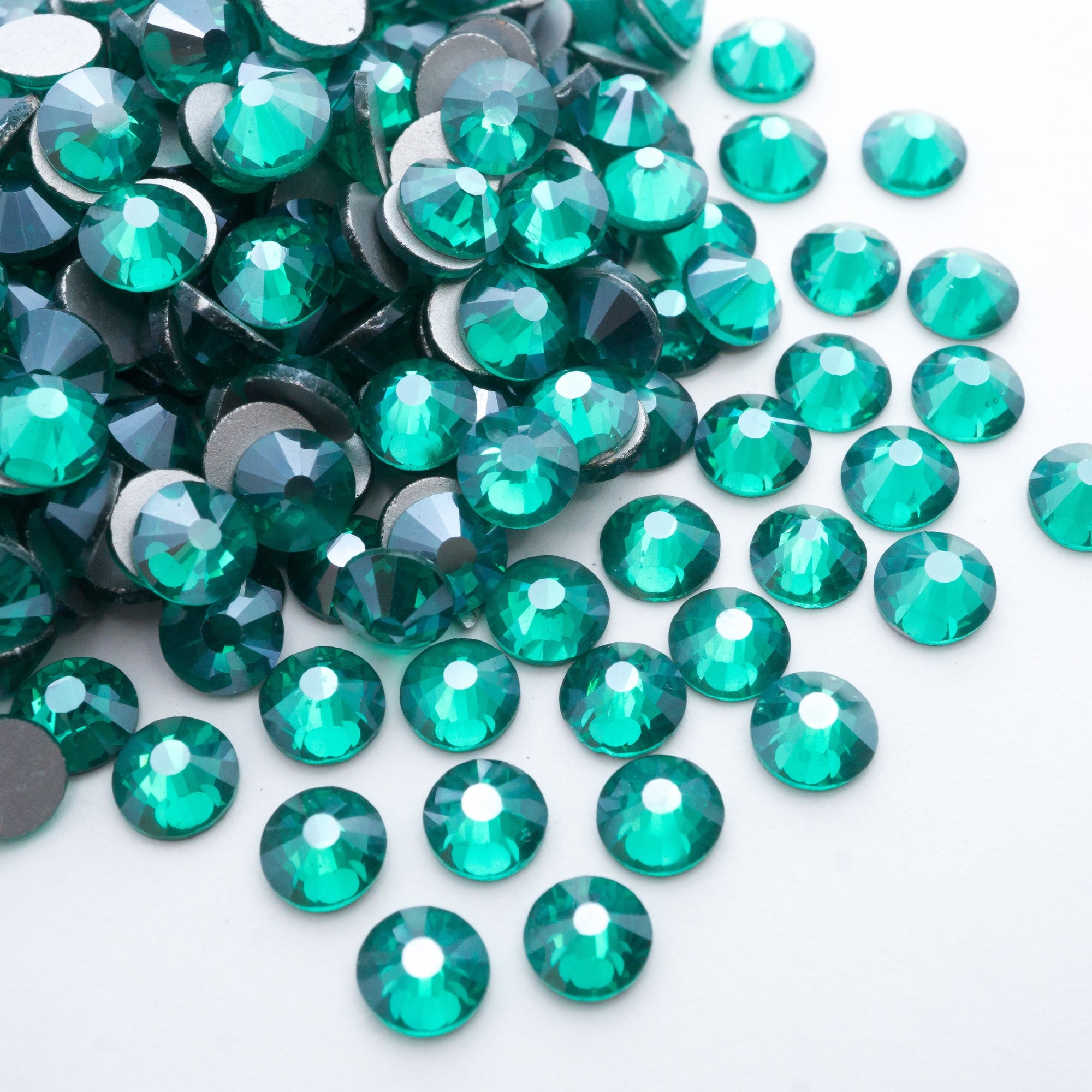 Green Zircon Satin Rhinestones - HQ glass flatback #068