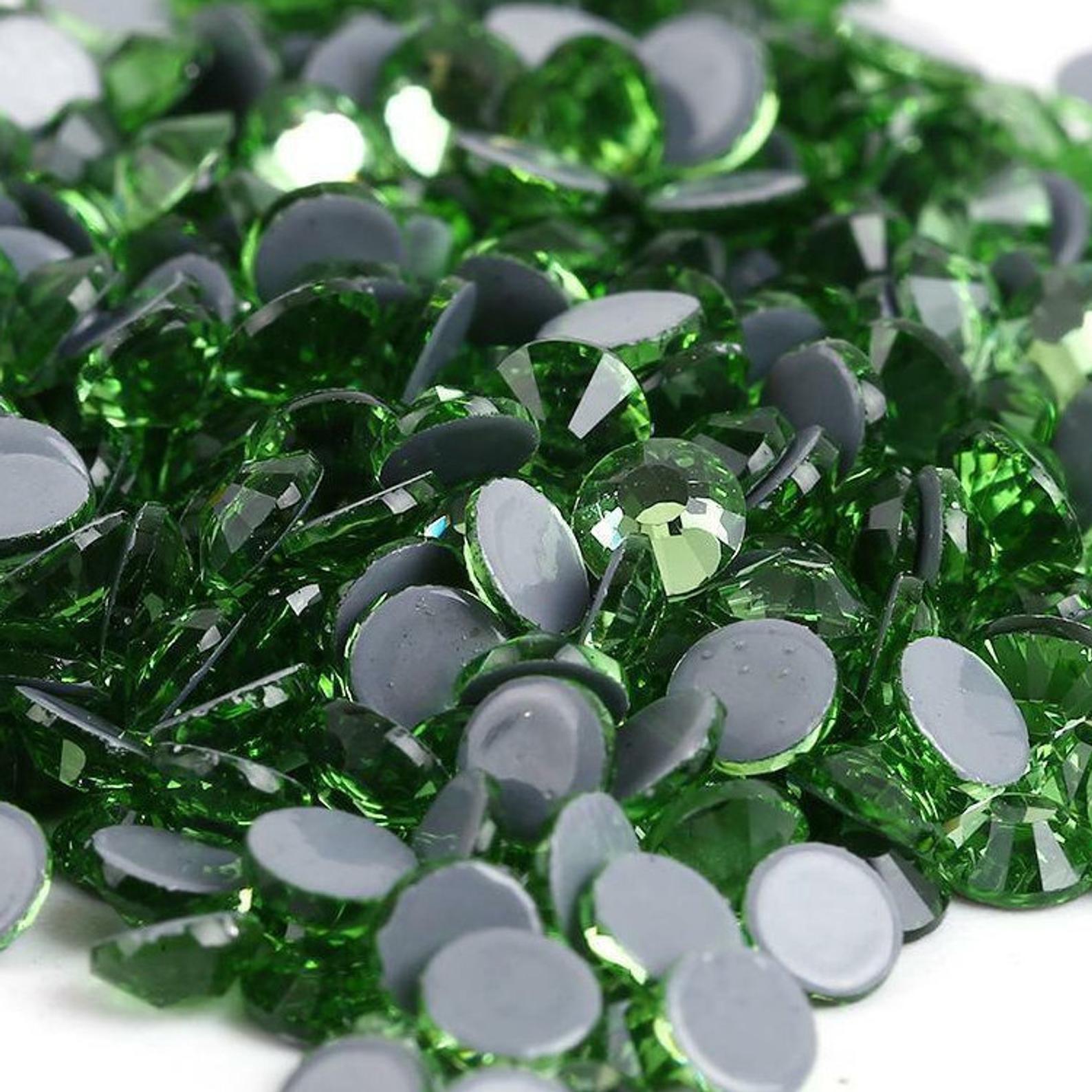 Peridot HQ glass Rhinestones Hotfix #015